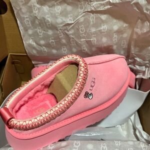 Ugg Valentine Limited Edition Tazz Love 25
Tropical Pink Women’s Sz 6